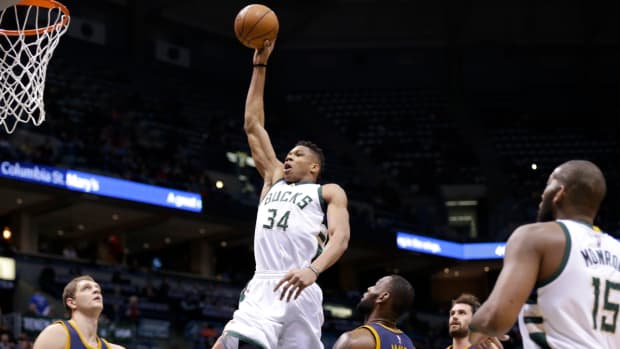 giannis-antetokounmpo-contract-extension-bucks.jpg