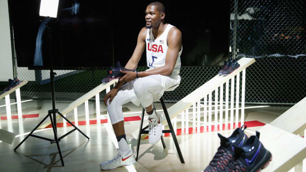 kevin-durant-usa-basketball-gear.jpg