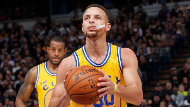 steph-curry-mouthguard-auction.jpg