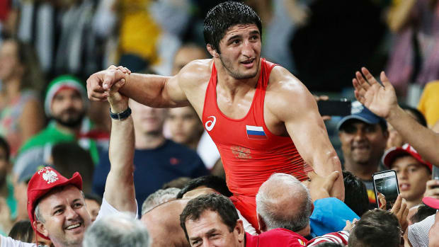 abdulrashid-sadulaev-russia-rio-wrestling-gold-medal.jpg