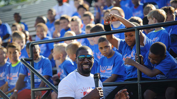 Greg Jennings Strives to "Be Great" On and Off the Field