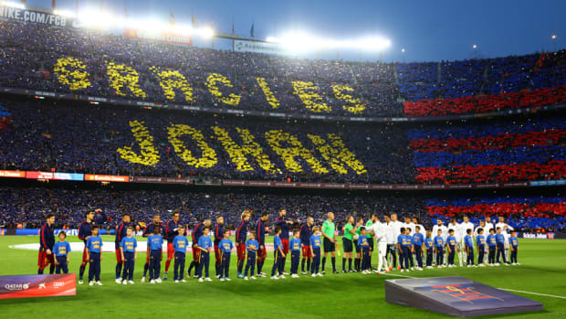 johan-cruyff-tribute-barcelona.jpg