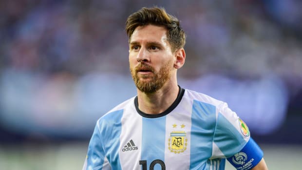 lionel-messi-breaks-argentina-goal-record-video.jpg