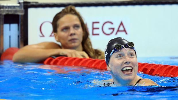 lilly-king-gold-medal-breaststroke-yulia-efimova.jpg
