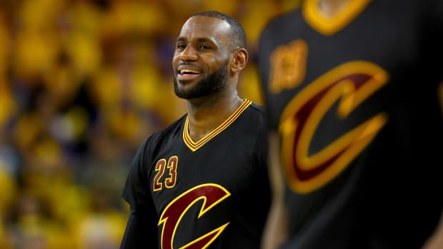 Lebron top sleeved jersey