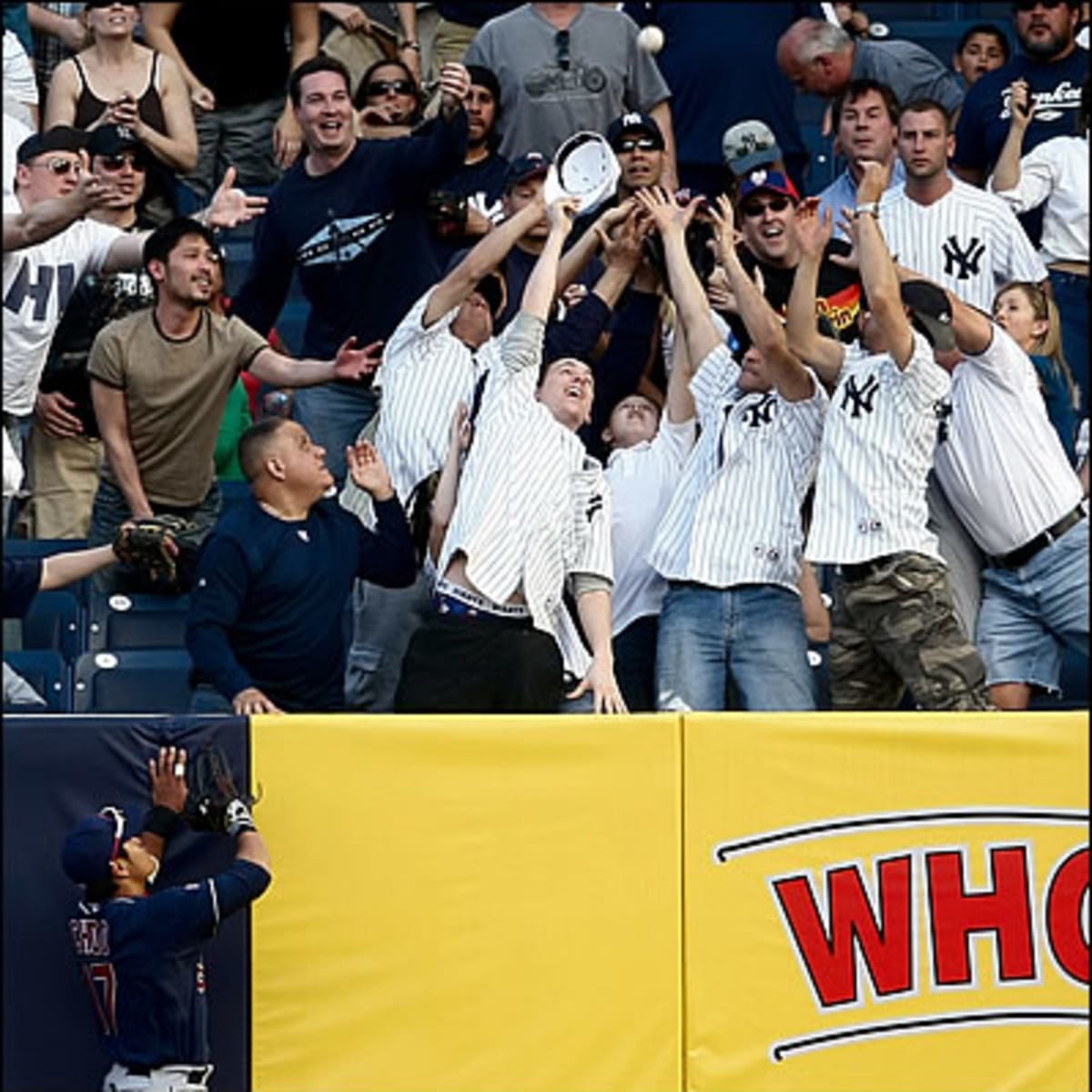 yankee stadium fans