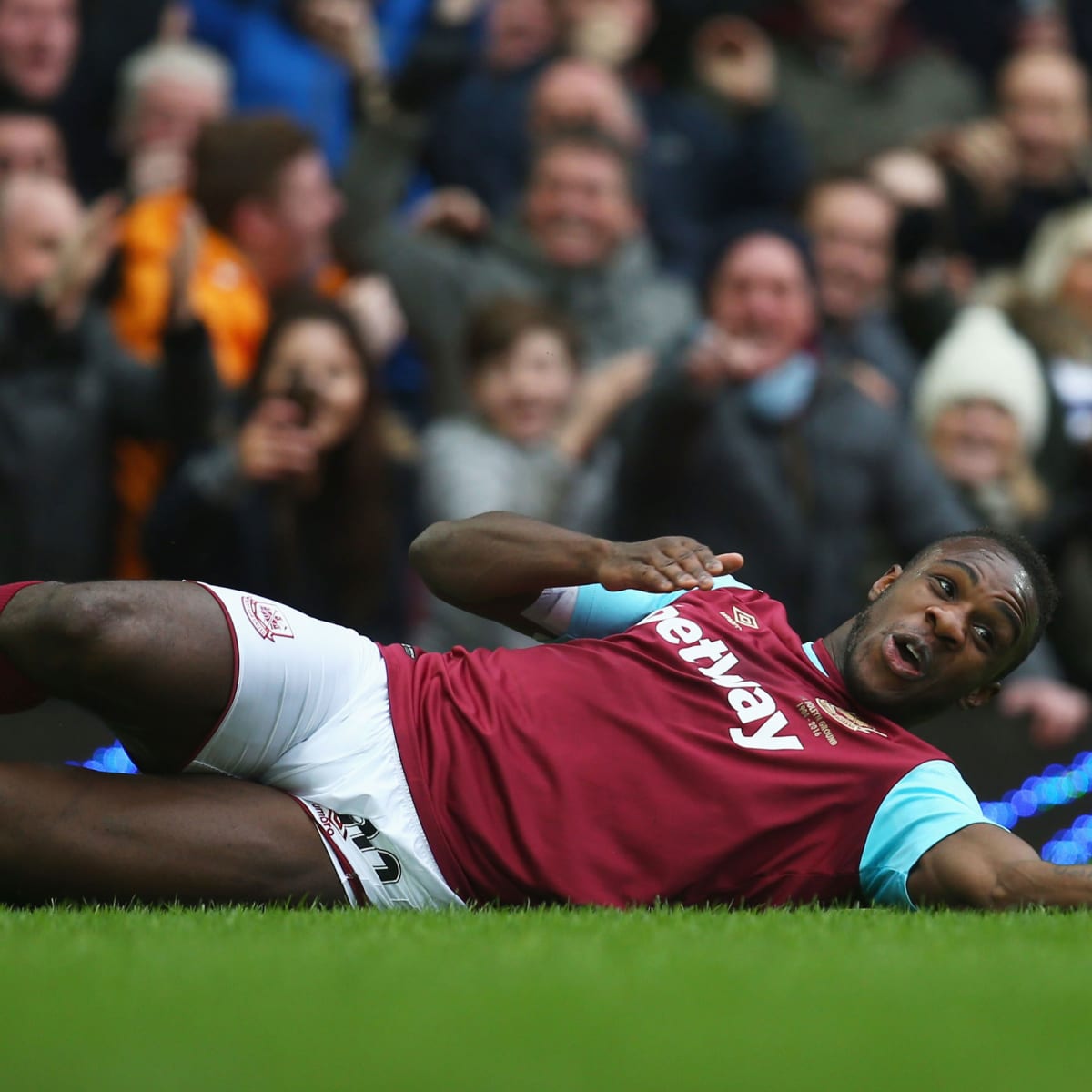 West Ham Player Does Homer Simpson Goal Celebration Video Si Kids Sports News For Kids Kids Games And More