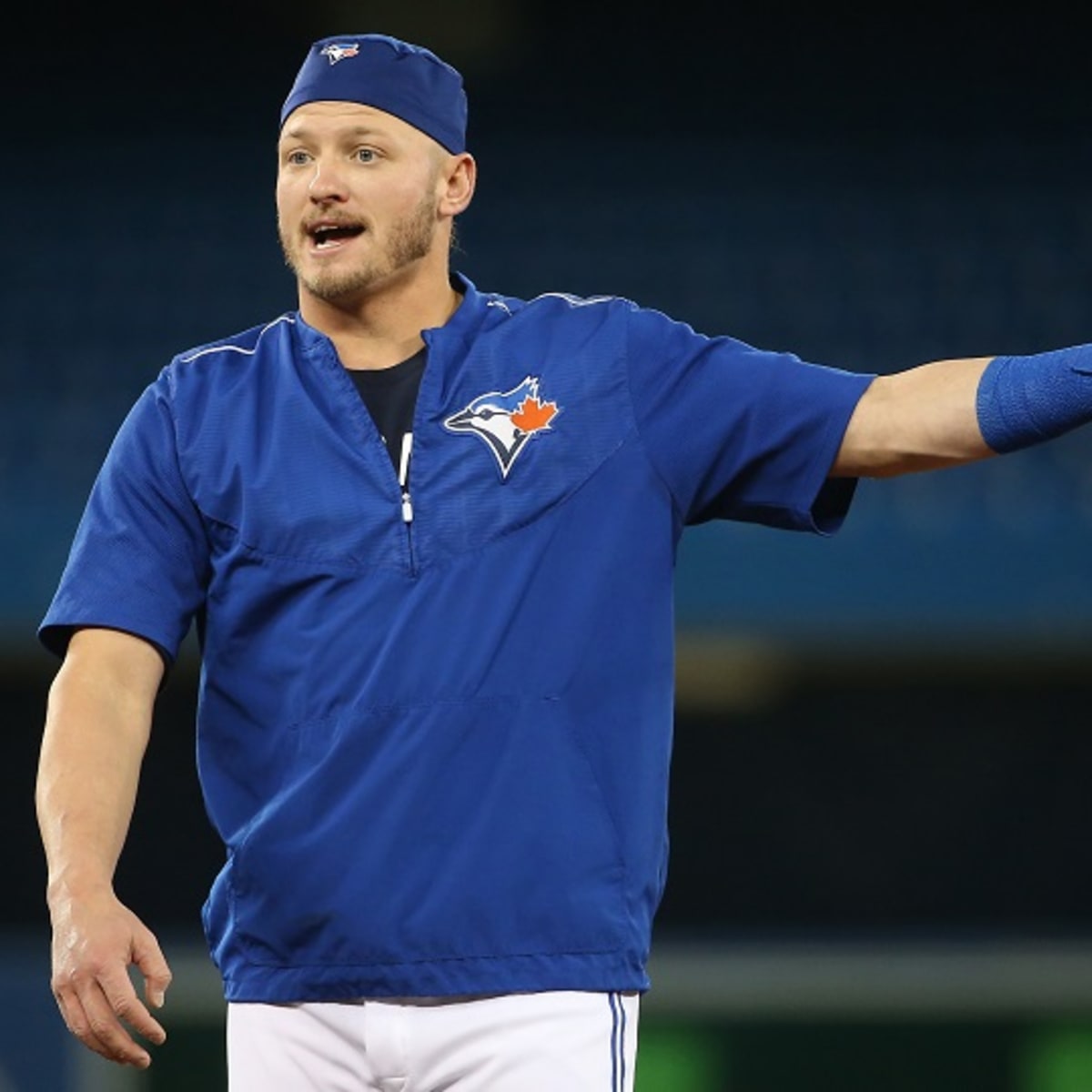 Watch Line drive goes through Blue Jays Josh Donaldson s glove