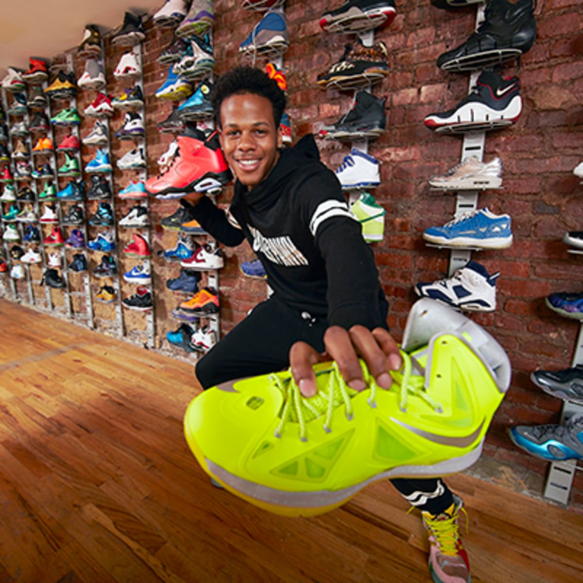 Sneaker deals pawn website