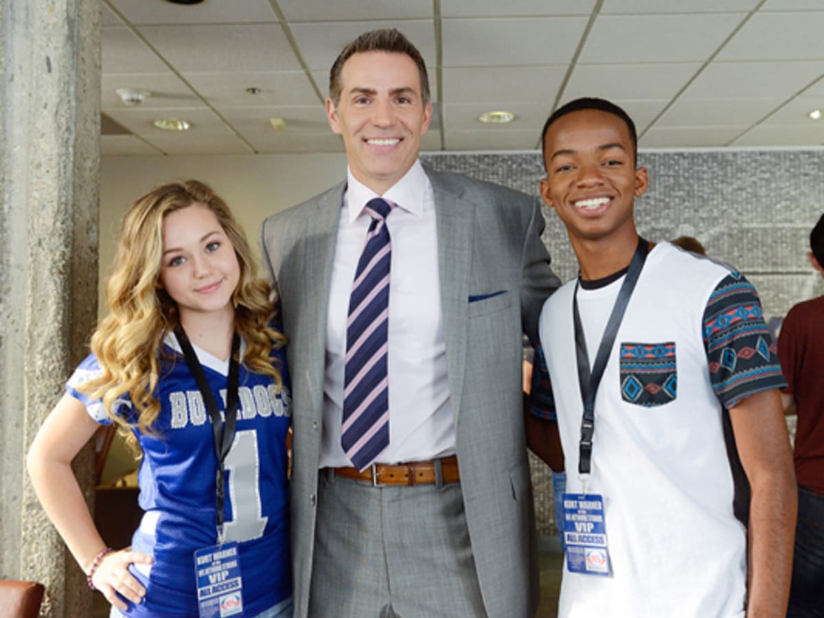 Exclusive Images of Super Bowl MVP Kurt Warner on Bella & the Bulldogs -  SI Kids: Sports News for Kids, Kids Games and More