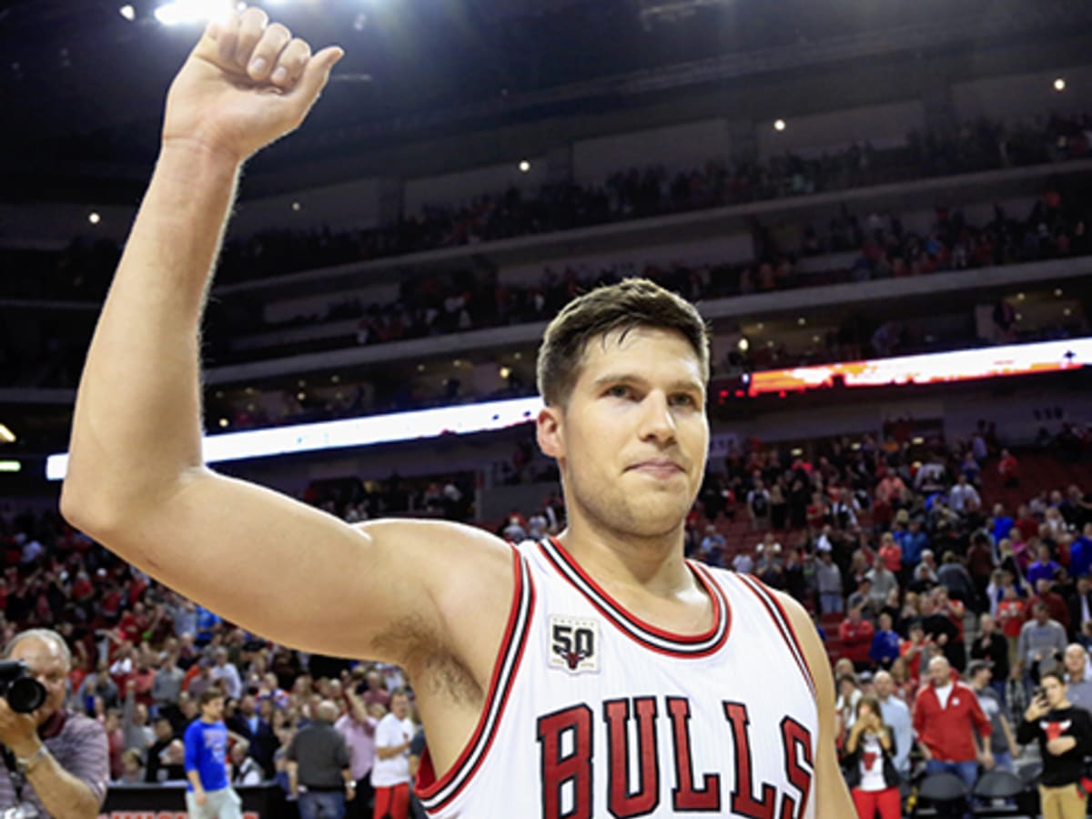 Mcdermott top bulls jersey