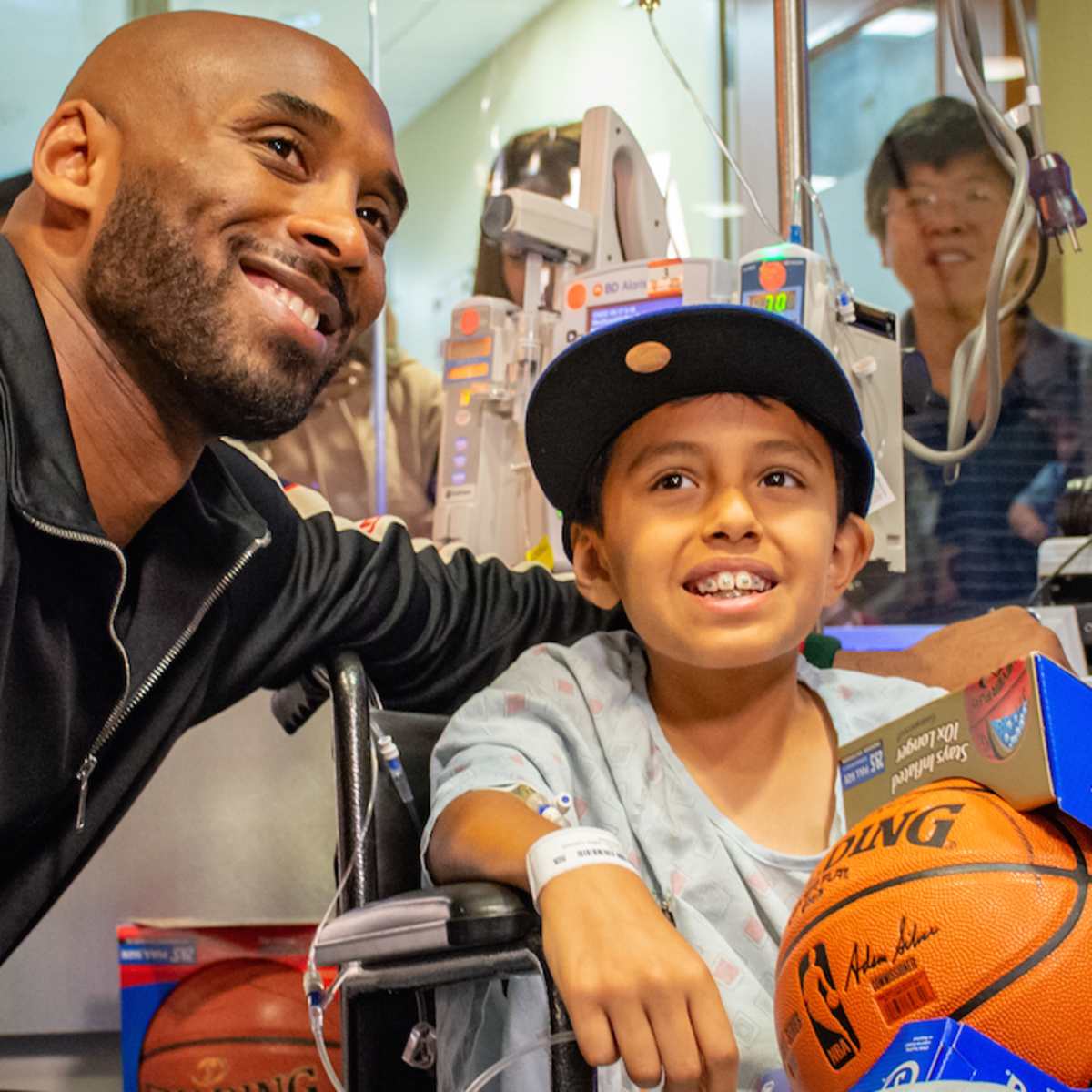 Kobe Bryant s Podcast Visits Children s Hospital SI Kids Sports News for Kids Kids Games and More