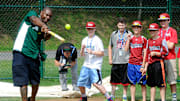 Ryan Howard Surprises Kids at Little League World Series