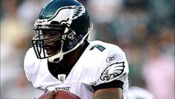 Vick's Debut: Philly Fans Like What They See