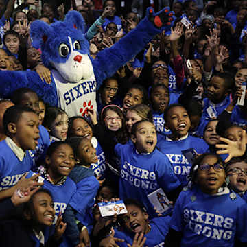 Philadelphia 76ers Introduce Their New Mascot: Franklin, the Big Blue Dog
