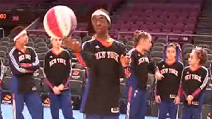 Knicks City Kids Do Their Best Harlem Globetrotters Impressions Knicks City Kids Do Their Best Harlem Globetrotters Impressions