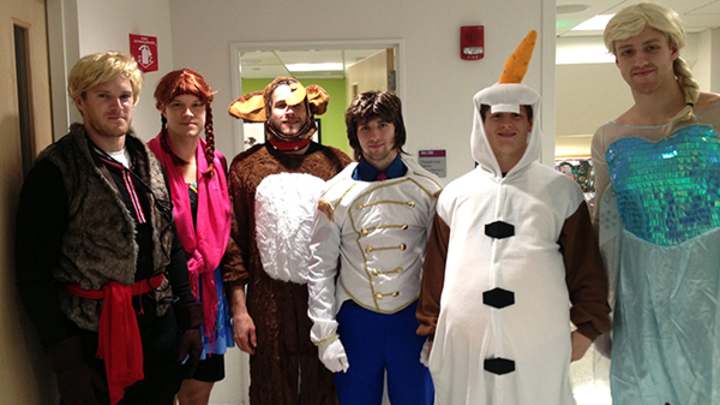 Bruins Visit Kids While Dressed as Characters from Frozen Bruins Visit Kids While Dressed as Characters from Frozen