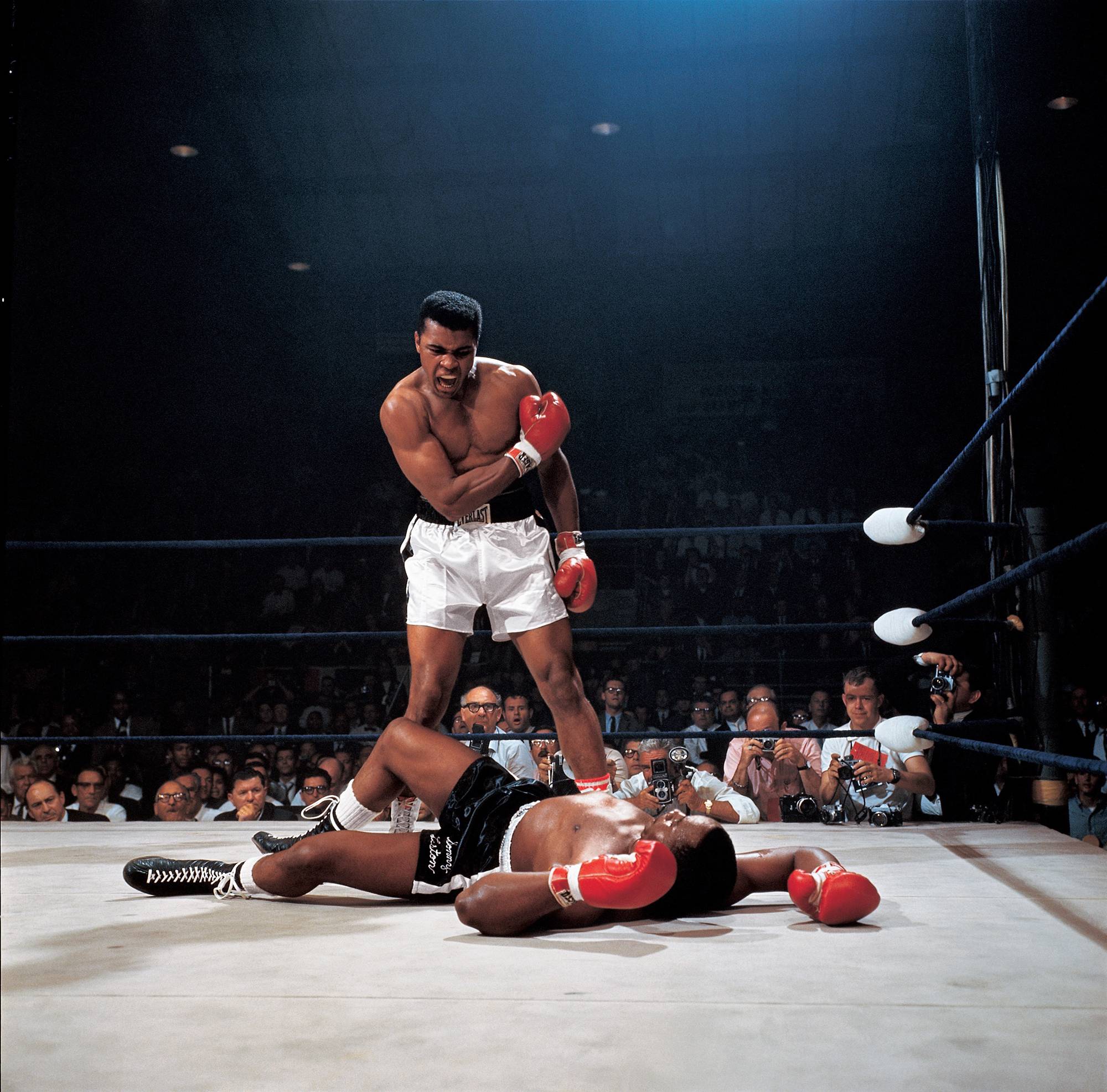 who-shot-sports-neil-leiferjpg.jpg