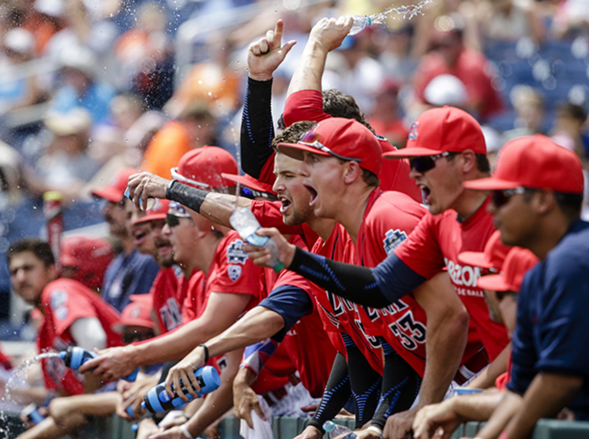 coastal-carolina-arizona-college-world-series-article2.jpg