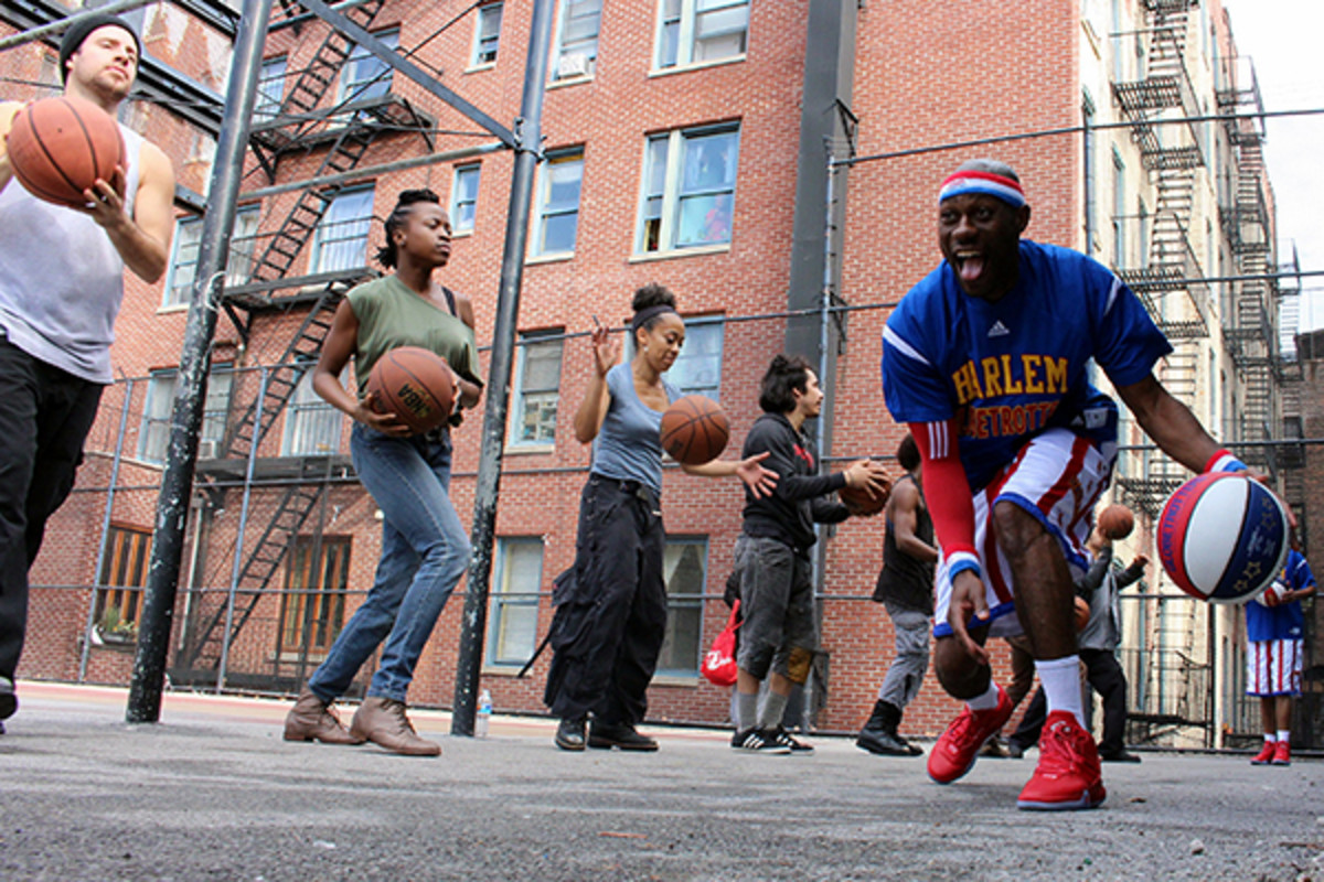 The Harlem Globetrotters are magicians on the basketball court. 