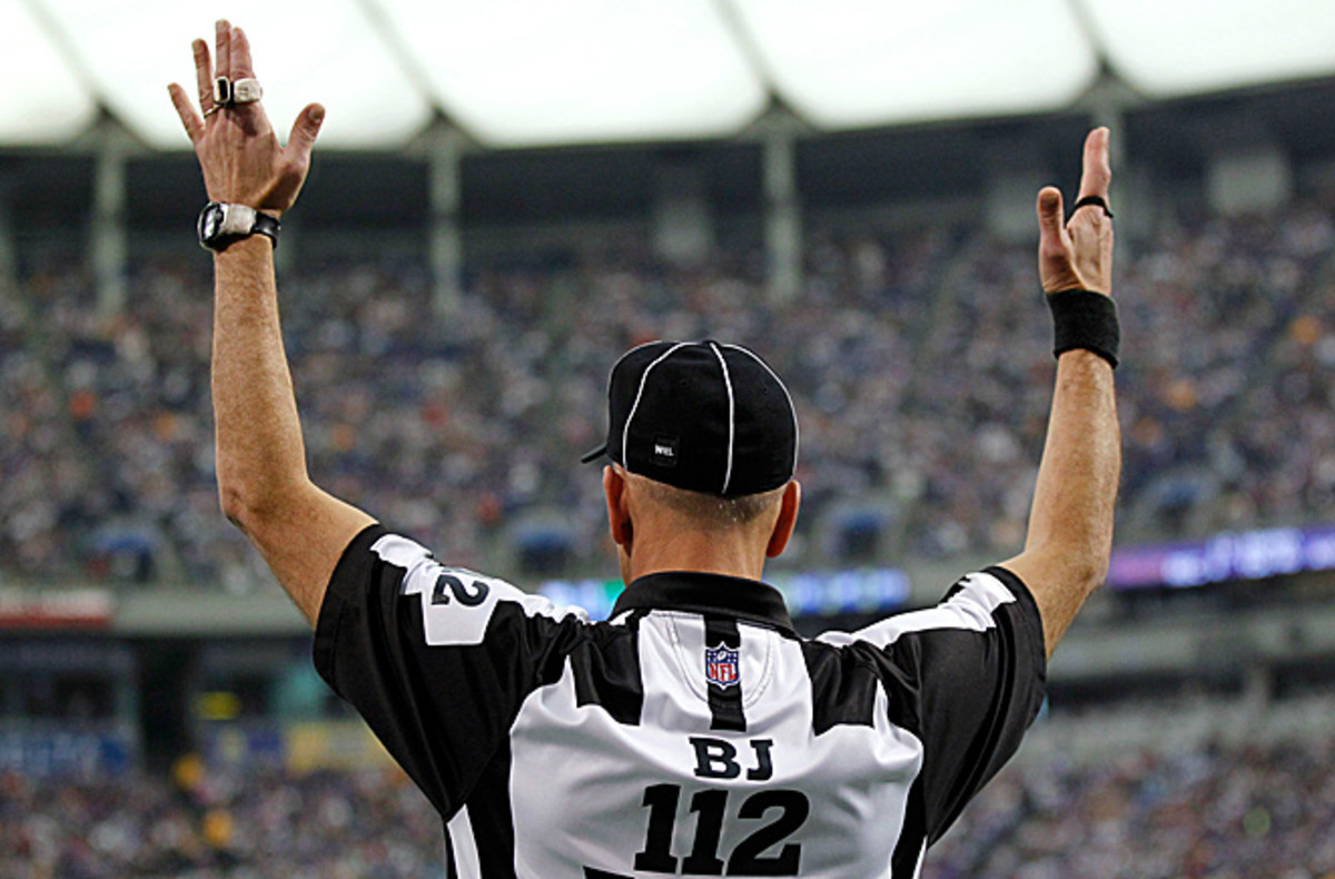 The Refs Are Back! - SI Kids: Sports News for Kids, Kids Games and More