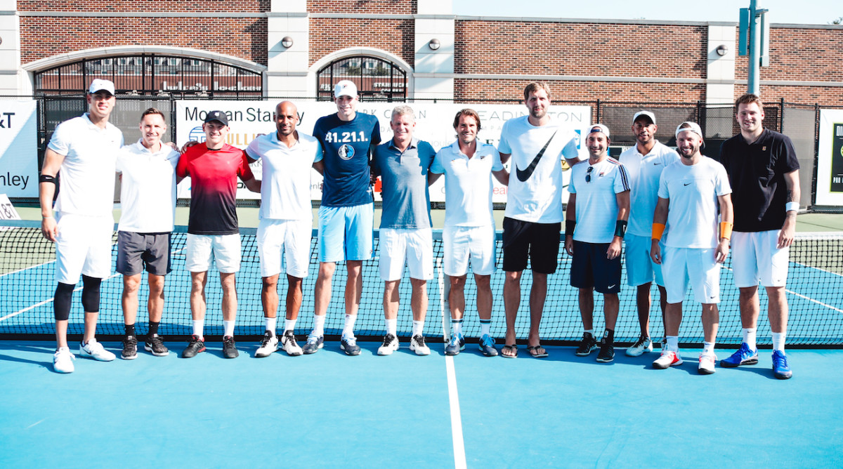 dirk-tennis-group.jpg