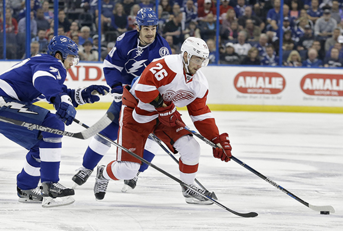 nhl-playoffs-rd1-detroit-tampa.jpg