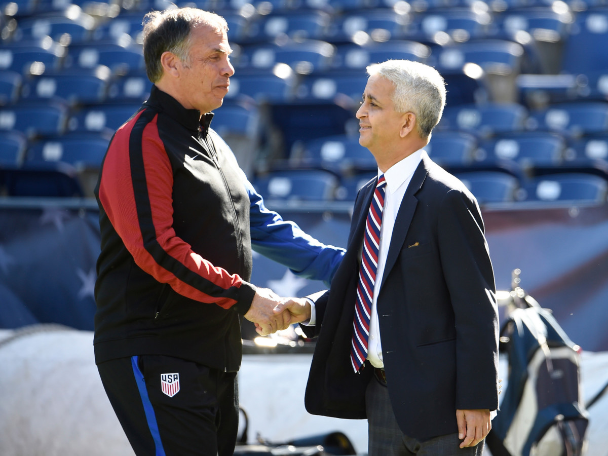 bruce-arena-sunil-gulati-us-soccer.jpg