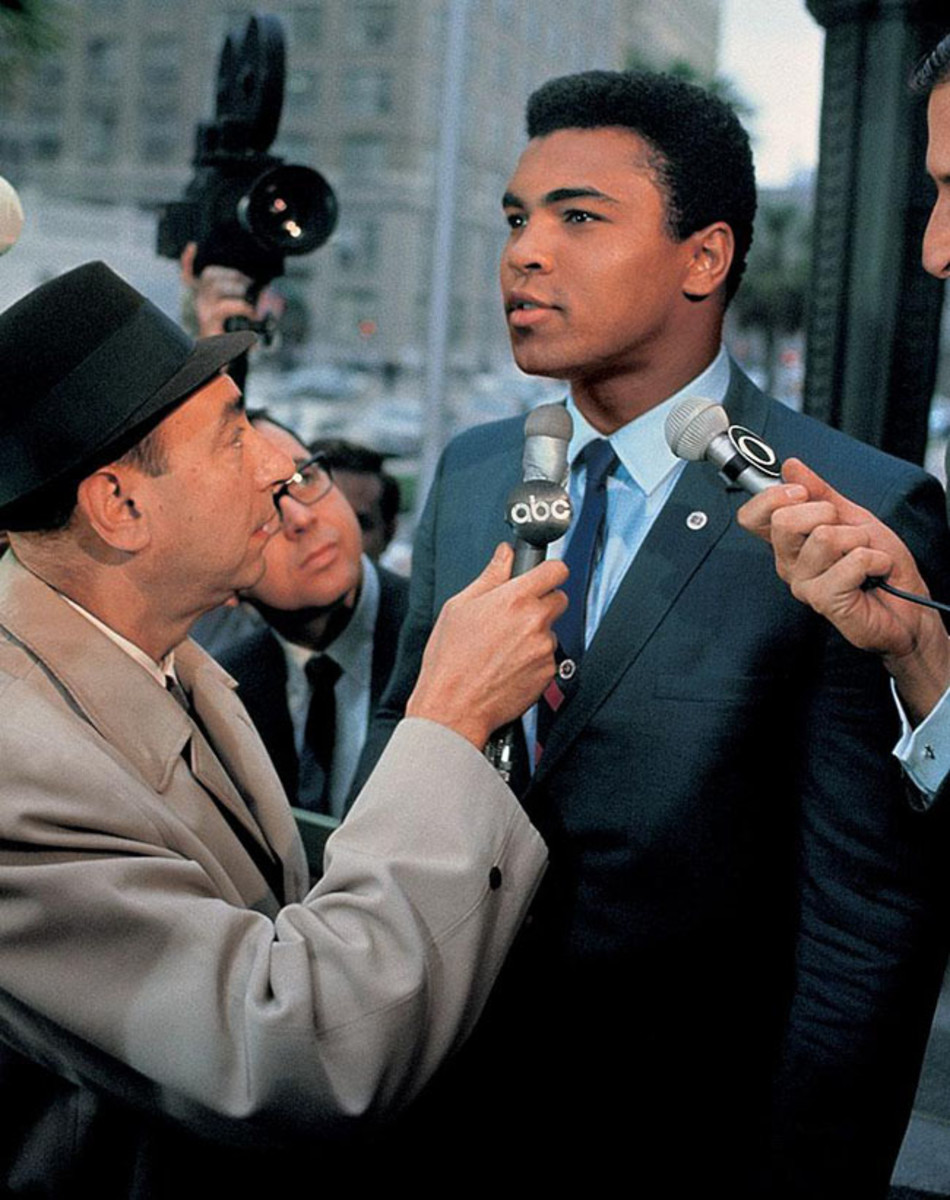 08-1967-0428-Muhammad-Ali-Howard-Cosell-017010649.jpg