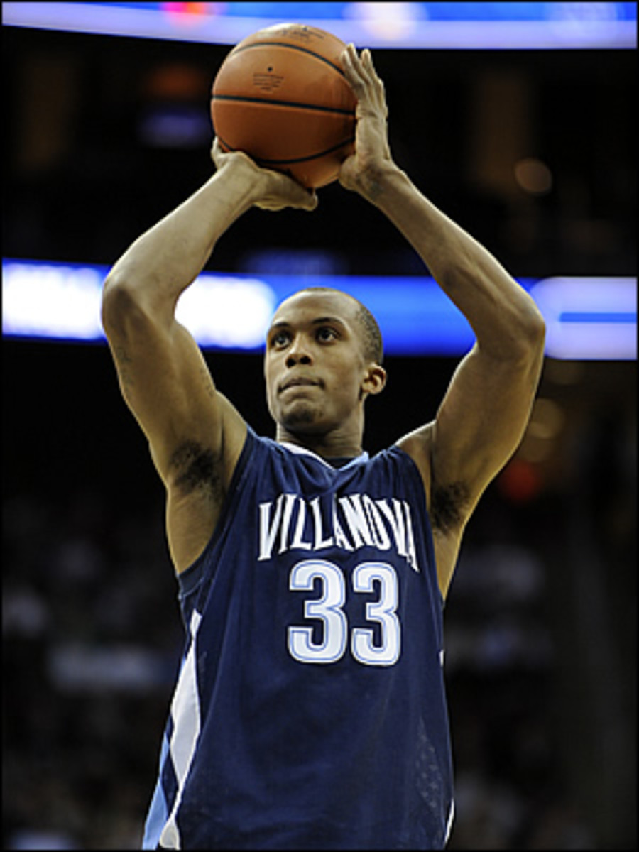 Villanova Wildcats tennis jersey