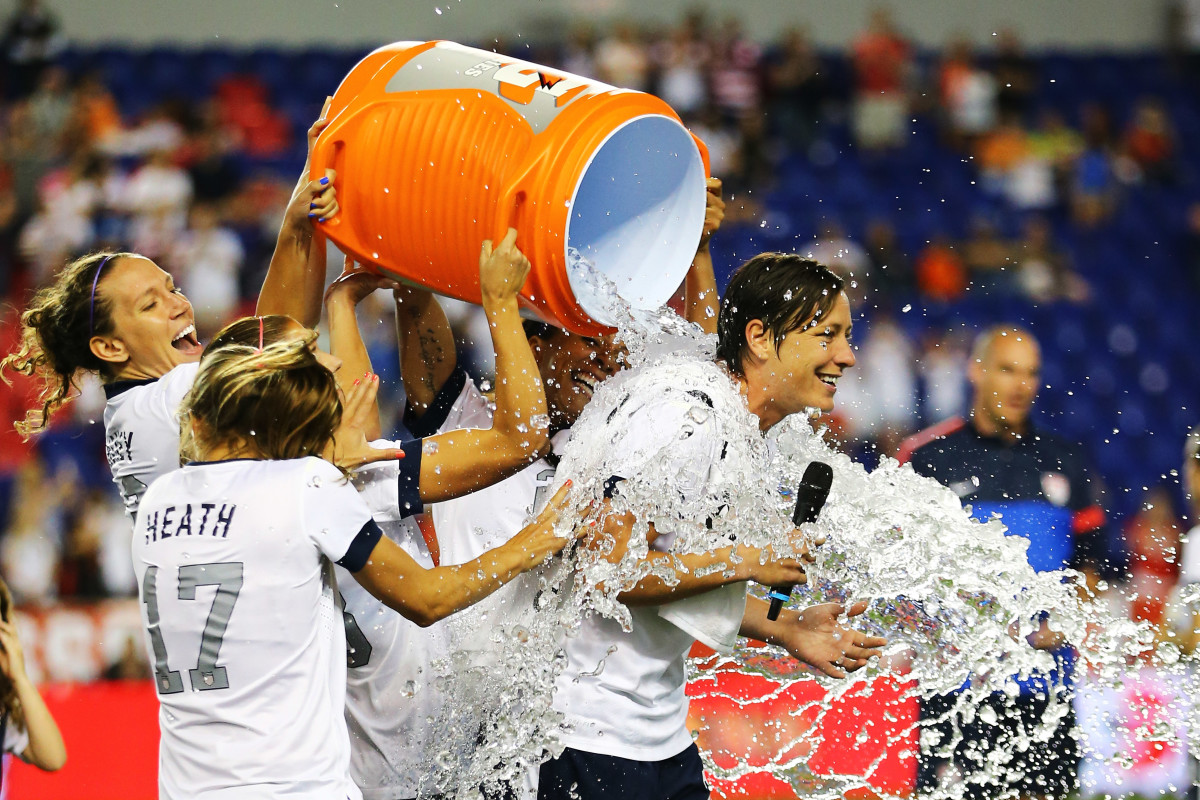 abby wambach mia hamm international goal record