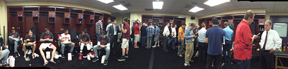 isabel gomez march madness wisconsin locker room