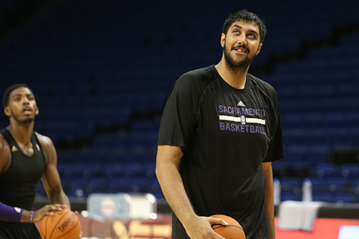 Sim Bhullar sacramento kings