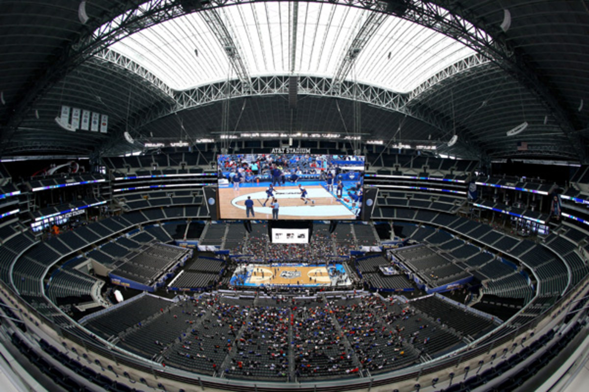 at&t stadium jumbotron 2014 final four