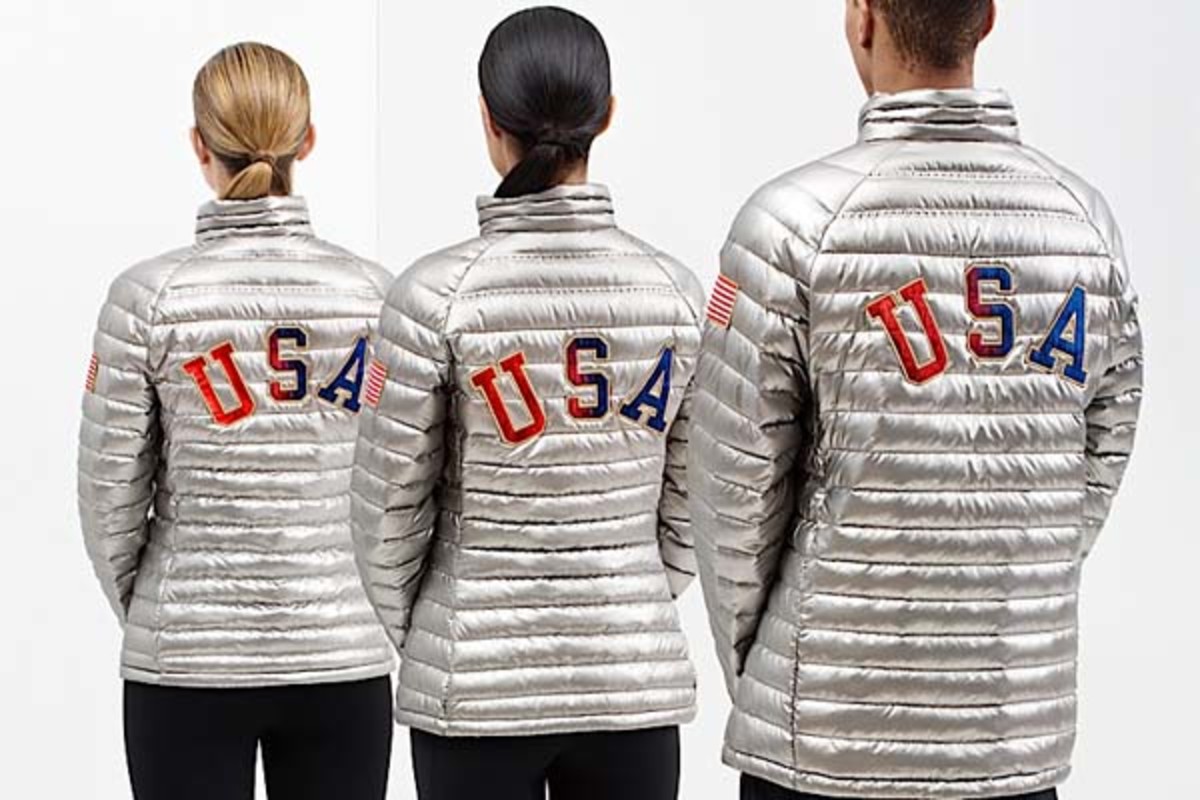 nike us medal stand look summit jacket