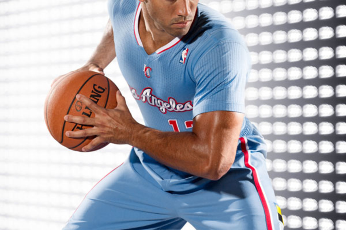 la clippers back in blue jersey action