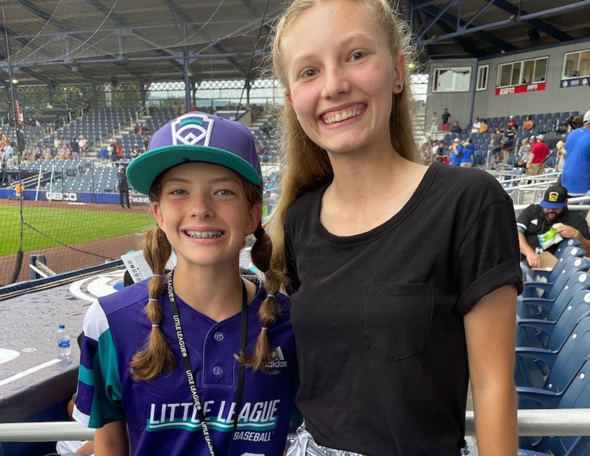 Texas's Ella Bruning and Kid Reporter Anna Laible